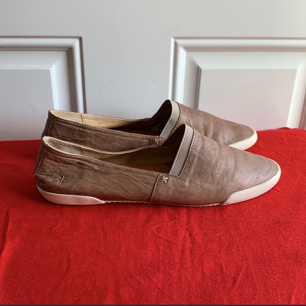 Size 10 brown Frye shoes